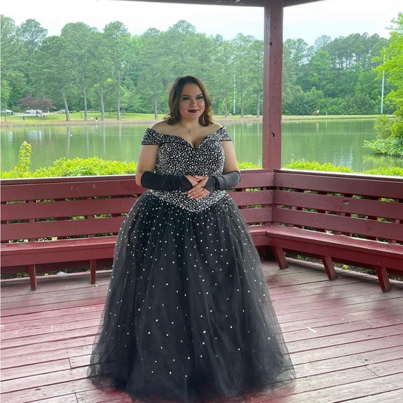 Sweetheart Strapless Beaded Ruched Satin Sheath Long Prom Evening Dress